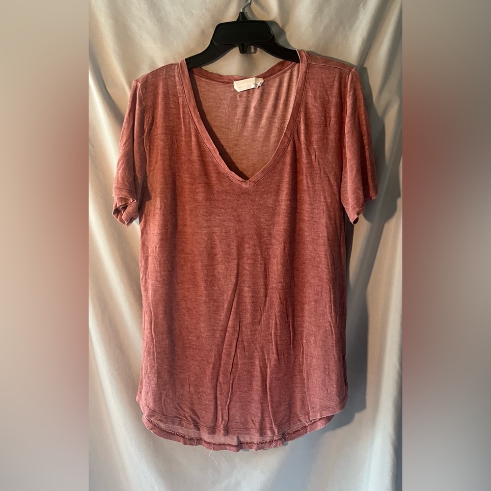 Classic V-Neck Women's Tee in Dusty Rose